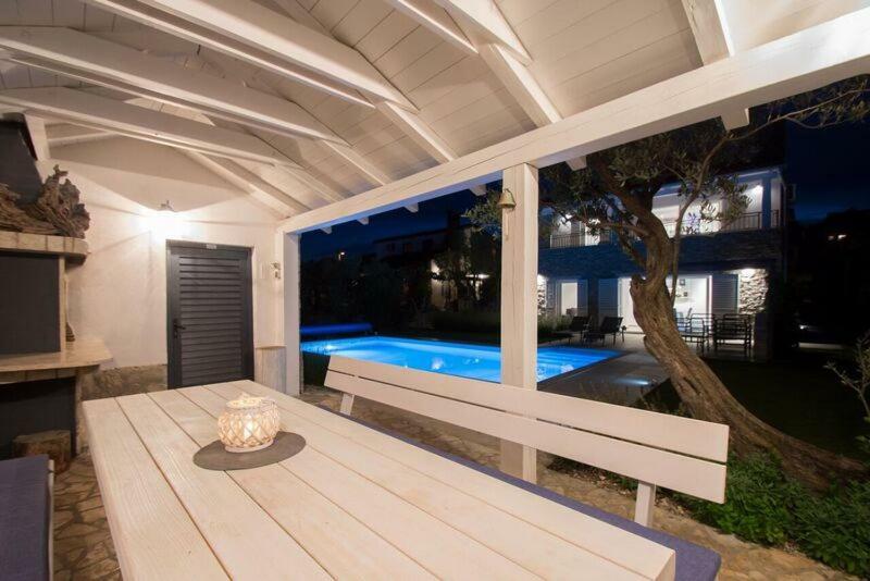 Salt & Sand Villa คอร์นิช ภายนอก รูปภาพ